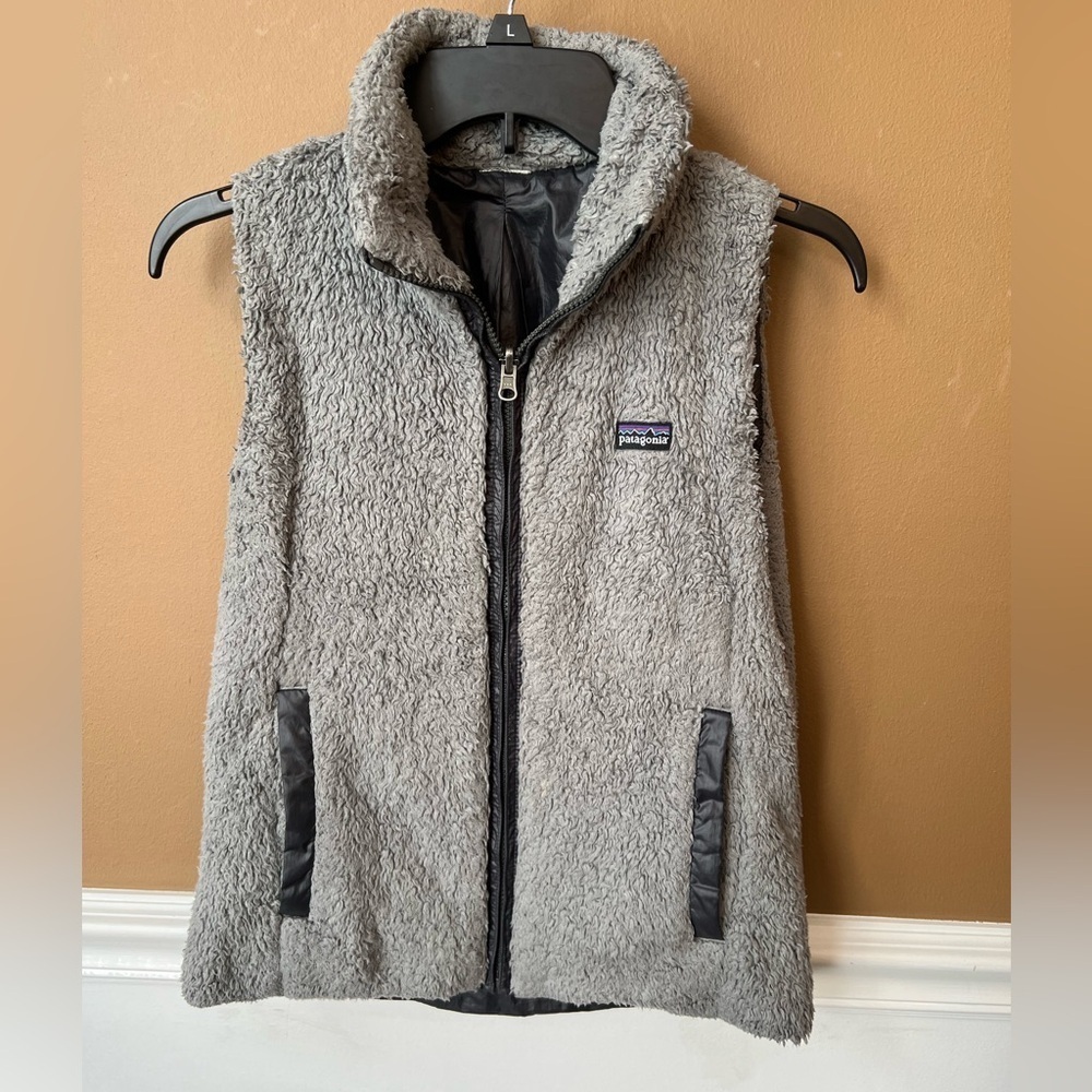 Patagonia Los Gatos Women’s Reversible Charcoal Fleece Vest Outdoors Hiking